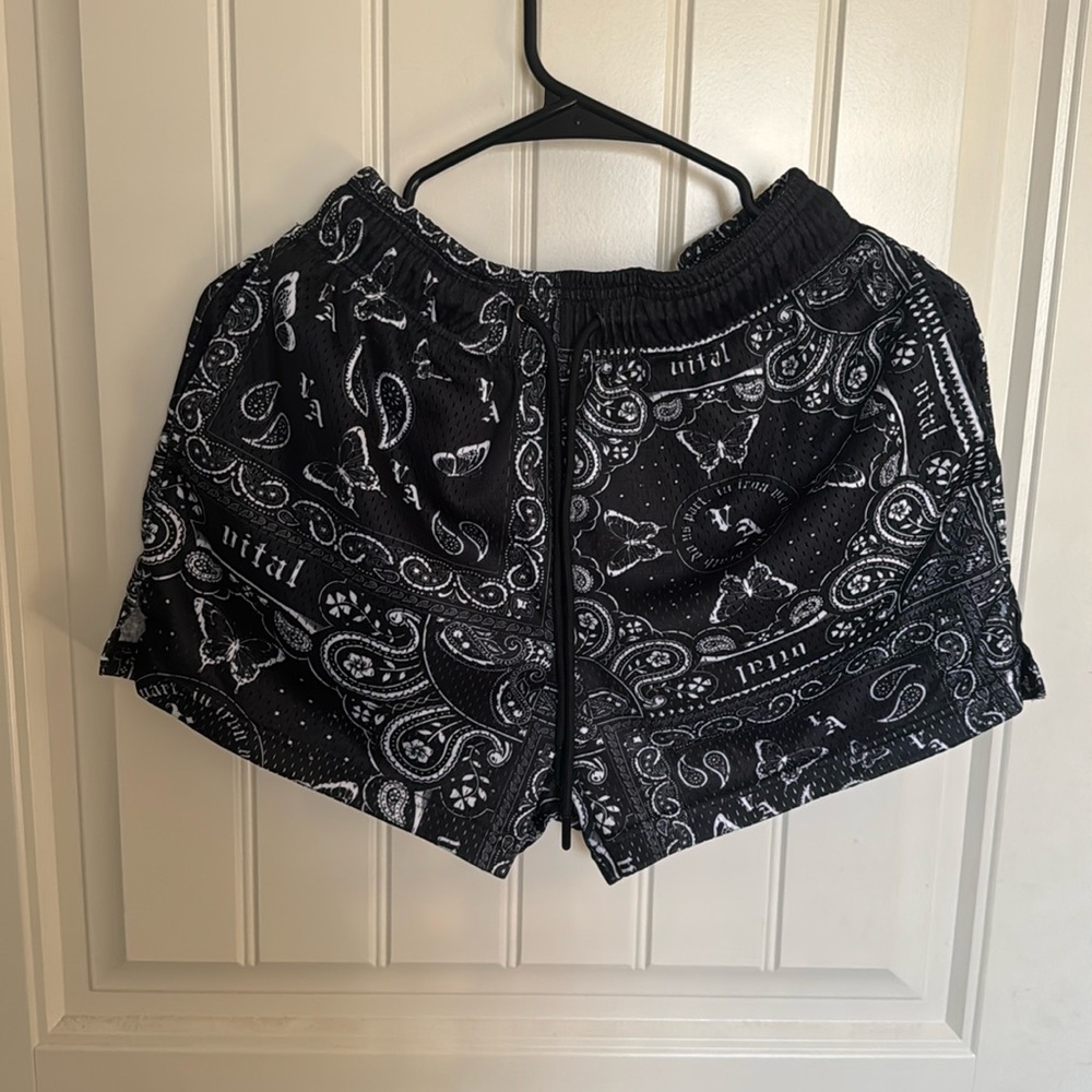 Bandanna athletic shorts